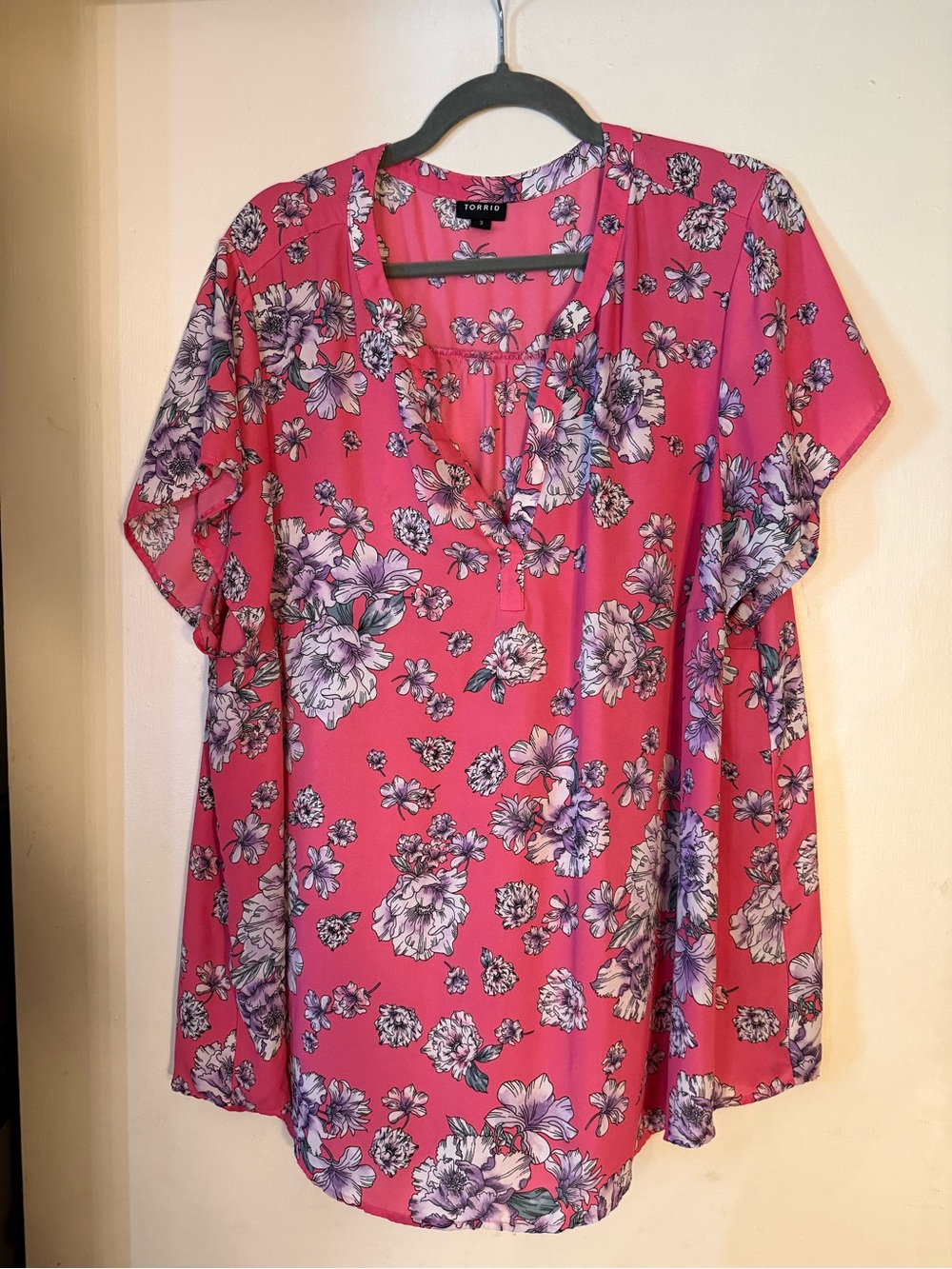 Torrid Hot Pink Floral Split-Neck Tunic- size 3